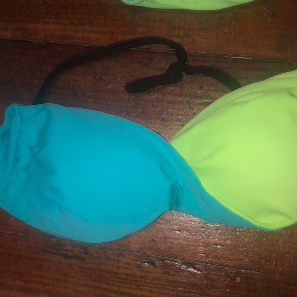 Bikini - Picture 3 of 3